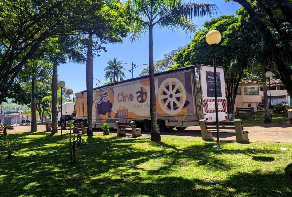 Formiga receberá cinema itinerante no estacionamento do Terminal Rodoviário