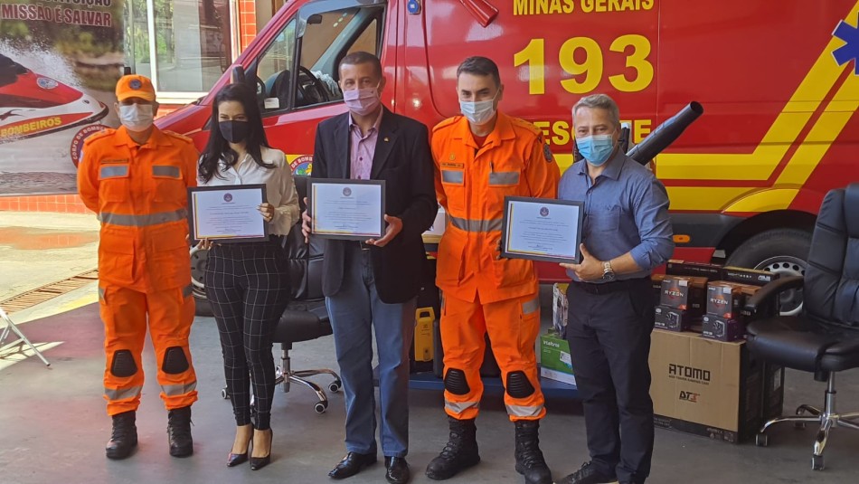 Equipamentos viabilizados por meio de emenda impositiva são entregues ao Corpo de Bombeiros