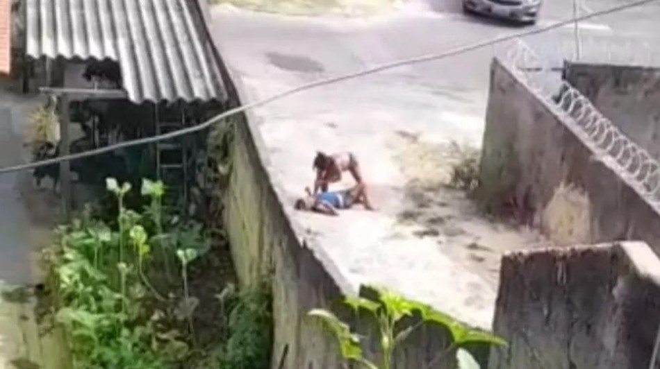 Mulher é presa suspeita de matar a madrasta por causa de um pacote de arroz