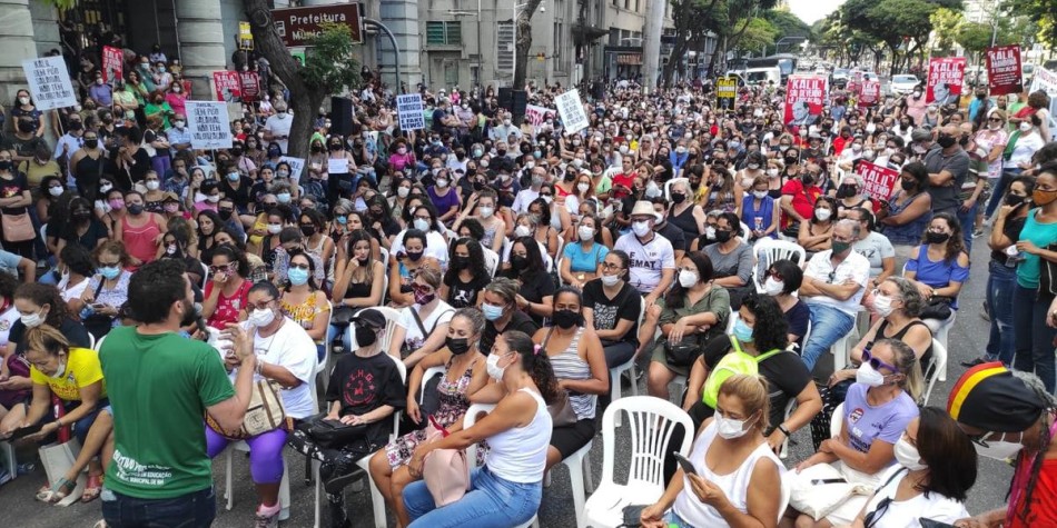 Professores municipais decidem manter a greve em BH