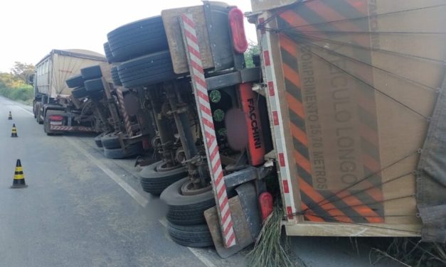 Para evitar colisão, condutor formiguense desvia para acostamento e tomba rodotrem na BR-354
