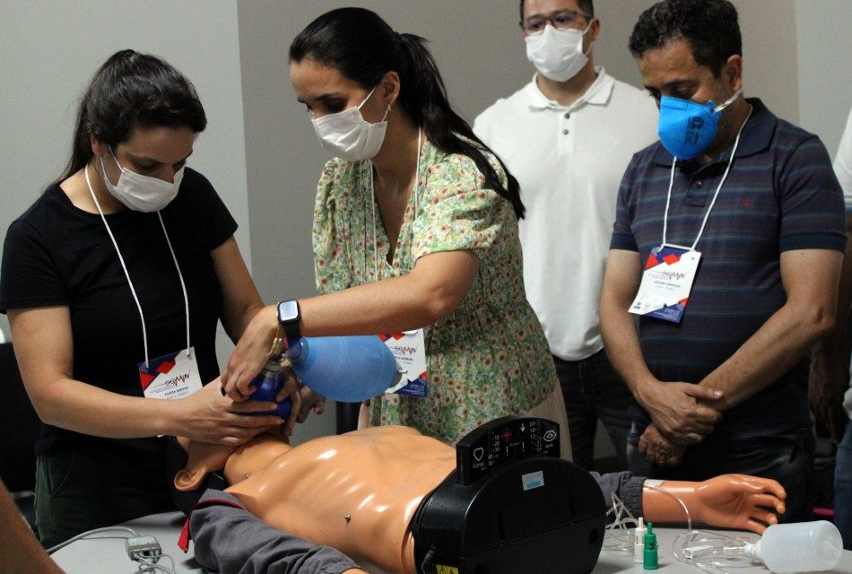 Profissionais da Santa Casa participam de curso de suporte avançado em cardiologia