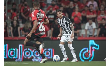 Hegemônico também em Curitiba, Atlético reedita final da Copa do Brasil contra o Athletico