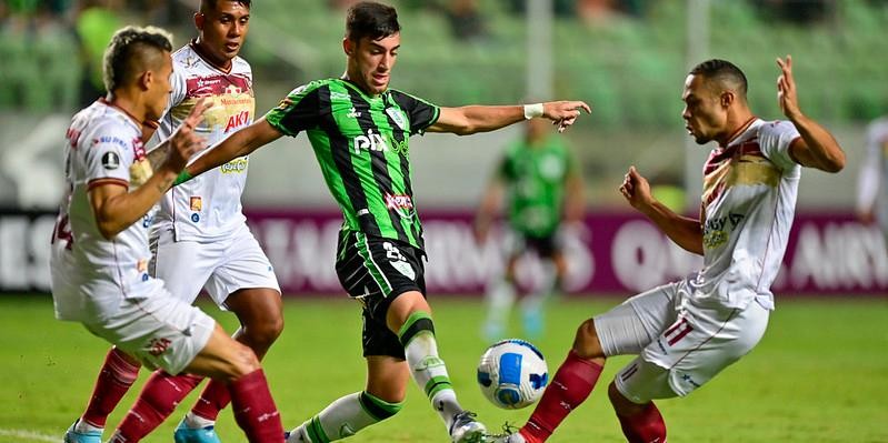 América vacila no fim, sofre virada para o Tolima e segue na lanterna do grupo D