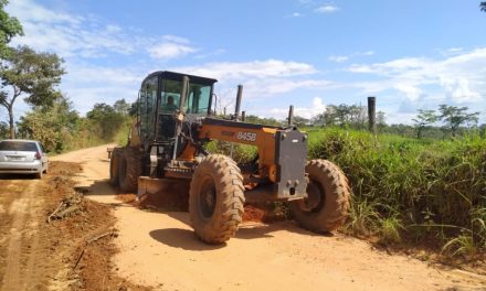 Estradas rurais de Formiga recebem manutenção