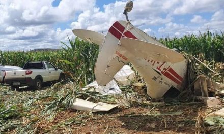 Ao menos uma pessoa morre na queda de avião perto de Brasília