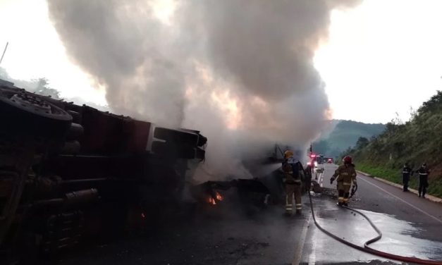 Motorista de carreta morre carbonizado após bater veículo em caminhão em Itabira  