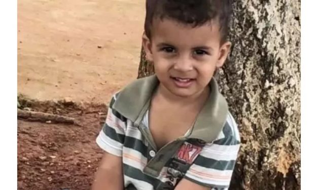 Bancada de altar cai e mata criança de 3 anos em Minas