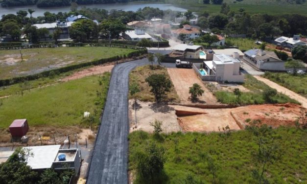 Ruas do bairro Andorinhas começam a receber pavimentação asfáltica