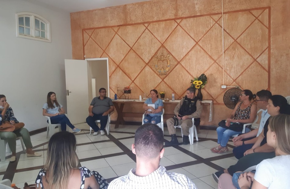 Crianças e adolescentes vítimas de violência são tema de reunião em Formiga