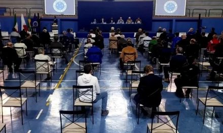 Oficial de Justiça chega a sede do Cruzeiro com intimação pelo adiamento da votação da SAF