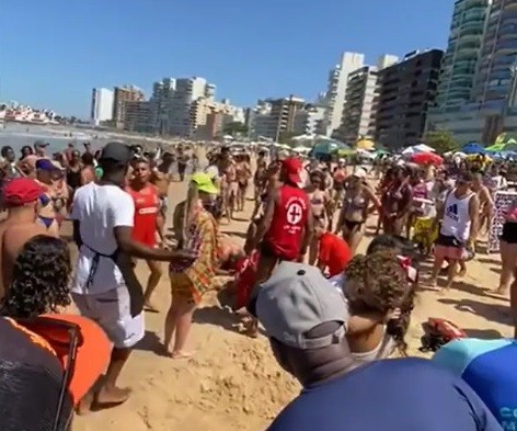 Turista mineiro de 72 anos morre afogado na Praia do Morro em Guarapari