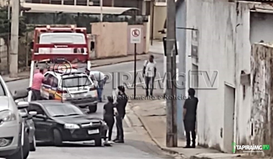 Viatura da PM se envolve em acidente durante perseguição em Itaúna