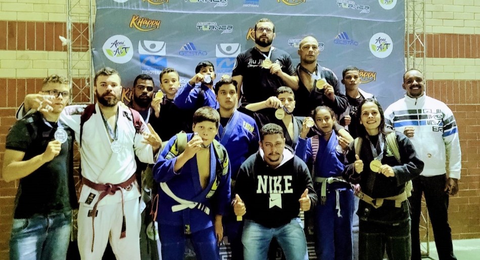 Copa Choke: atletas do Tatame do Bem conquistam 14 medalhas de ouros, 3 de pratas e 2 de bronzes