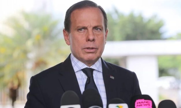 João Doria anuncia desistência da pré-candidatura à Presidência: ‘com o coração ferido’