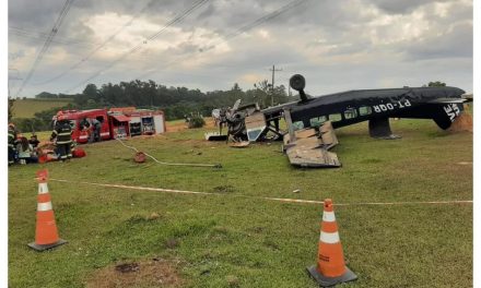 Dois morrem após avião com paraquedistas fazer pouso de emergência em Boituva