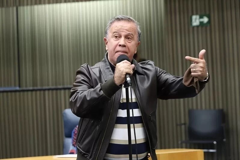 PSB expulsa vereador que afirmou que ‘lavar calçada é coisa de preto’