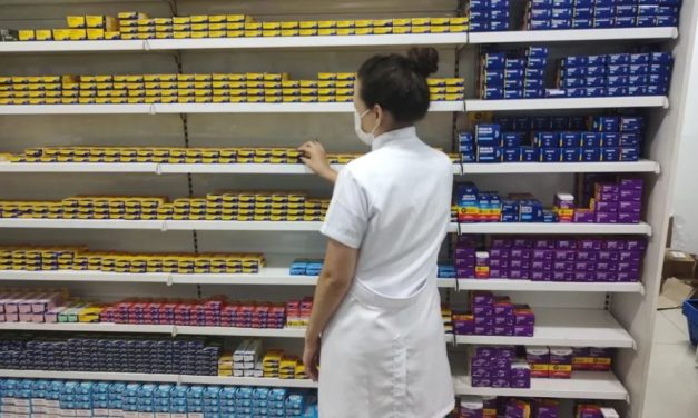 Farmácias de municípios do Centro-Oeste registram falta de medicamentos