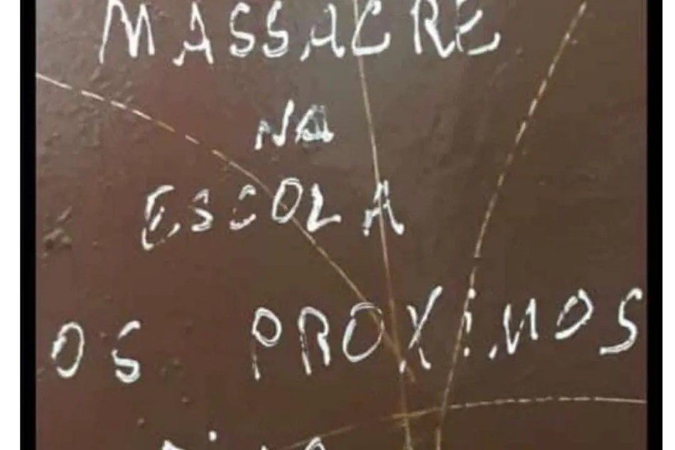 Frase com ameaça de massacre em banheiro de escola de Lagoa Santa mobiliza PM