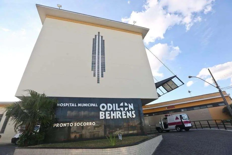Mãe e filha se esfaqueiam em briga por causa de comida em Belo Horizonte