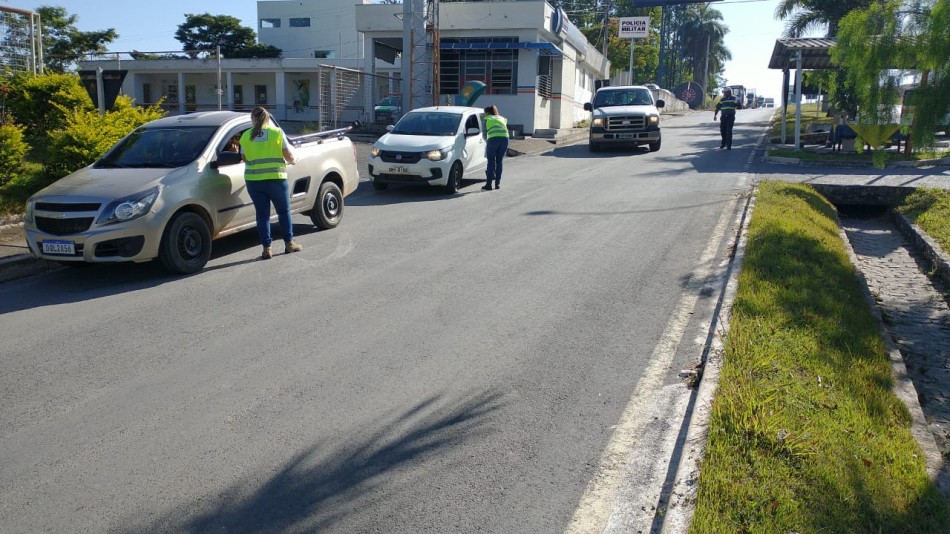 Maio Amarelo: Polícia Militar Rodoviária realiza blitz educativa na MG-050