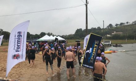 Maratona Aquática é realizada na Praia Popular