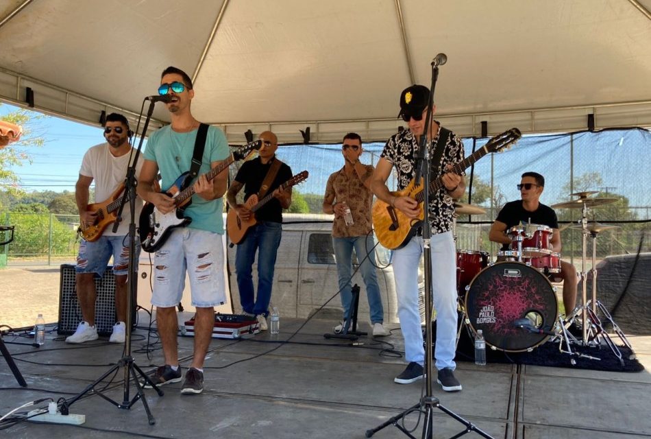 Musicando é realizado na Praia Popular em comemoração ao Dia do Trabalhador