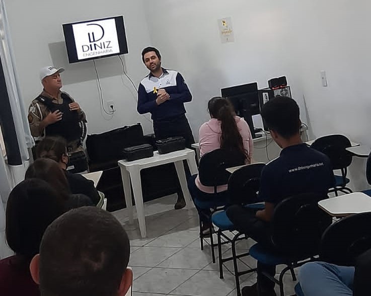 ‘Maio Amarelo’: Profissionais de segurança do trabalho em Arcos participam de palestra