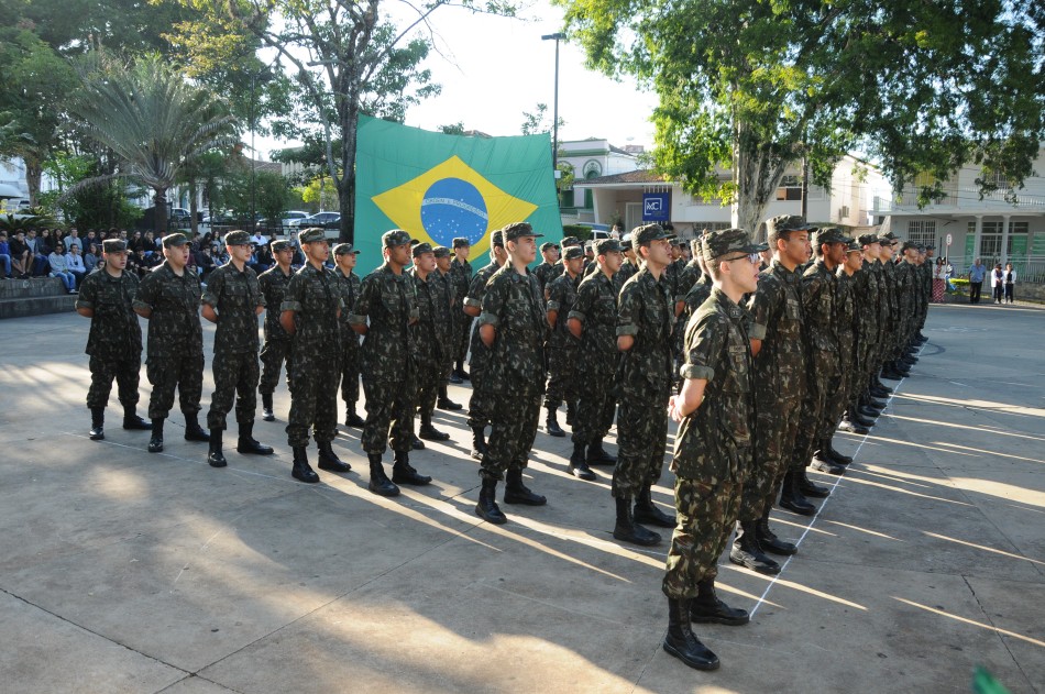 Tiro de Guerra realiza formatura em celebração ao Dia da Vitória