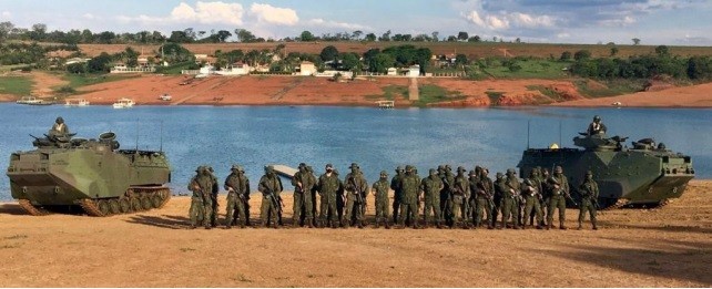 Marinha realiza treinamento de Operações Ribeirinhas de Furnas