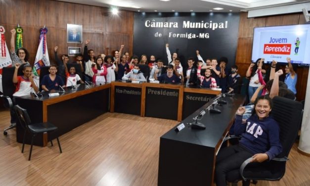 Alunos da Escola Municipal Miralda de Carvalho visitam a Câmara