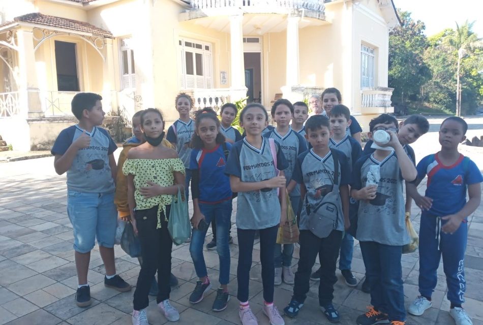 Alunos da Escola Célia de Melo visitam Museu e Casa do Engenheiro