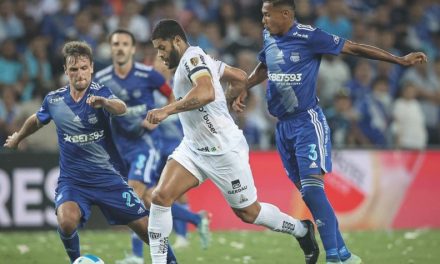 Atlético perde pênalti e fica no empate em 1 a 1 com o Emelec pela Libertadores