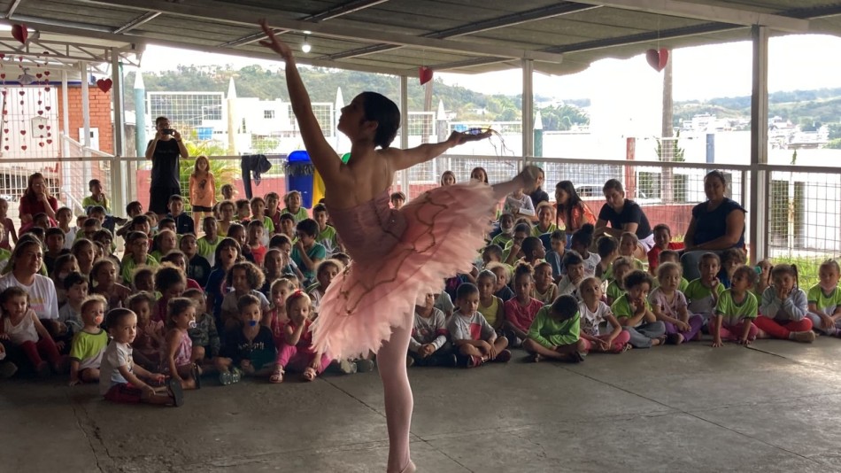 Atividades culturais são realizadas em escolas municipais de Formiga