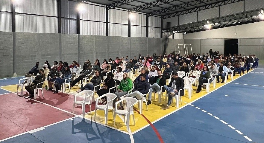 Beneficiários do bairro São Luiz recebem escrituras de imóveis