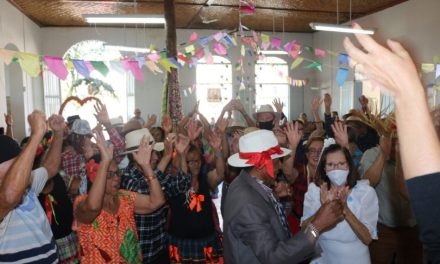 Festa Junina é realizada no Centro de Convivência do Idoso