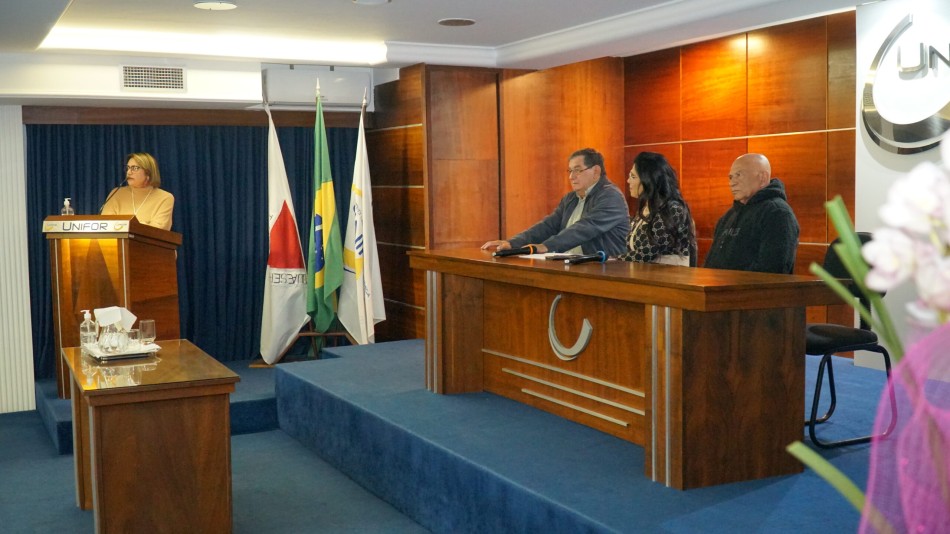Unifor-MG: curso de pedagogia promove lançamento de livro sobre construção da escrita no discurso escolar