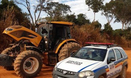 PM localiza trator furtado em fazenda no município de Luz