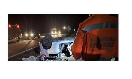 Motorista morre em capotamento na BR-381 em MG