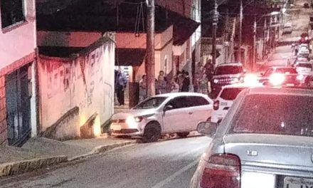 Homem morre ao ser atingido por carro após discussão sobre dívida em MG