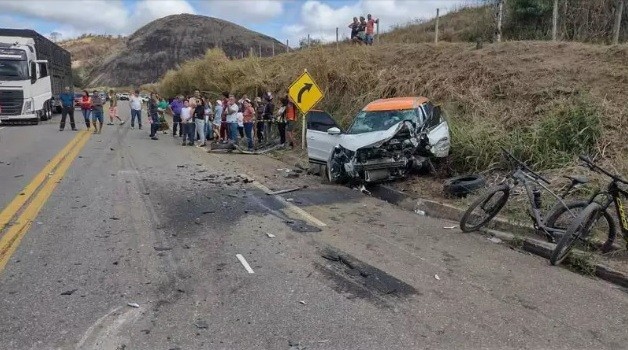 Acidente com três veículos mata uma pessoa e deixa cinco feridos em MG