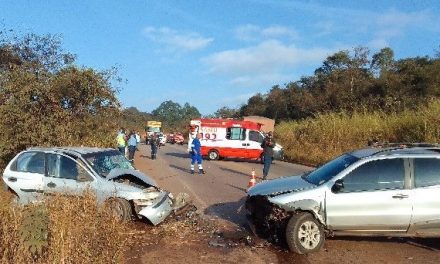 Três ficam feridos em acidente na MG-431, em Itaúna