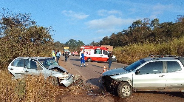 Três ficam feridos em acidente na MG-431, em Itaúna