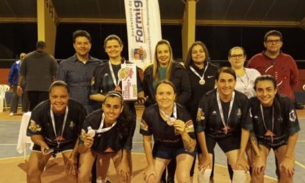 Equipe Matriarcas vence o torneio de futsal feminino