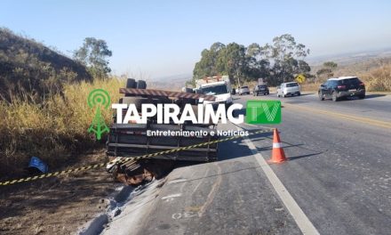 Motorista morre após caminhão tombar na BR-262 em Luz