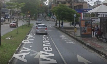 Adolescente morre atropelado por ônibus em avenida; em MG