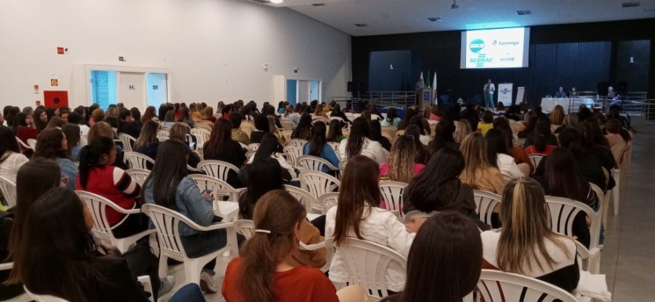 Semana Nacional da Educação Infantil é aberta com palestra