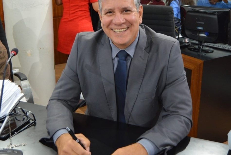 Flávio Martins garante recursos da Câmara para complementar vale-alimentação dos servidores municipais