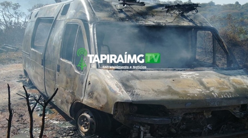 Ambulância do Samu é furtada e incendiada em São Roque de Minas