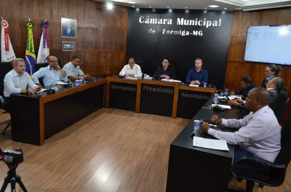 Câmara promove debate para melhoria do transporte público coletivo em Formiga